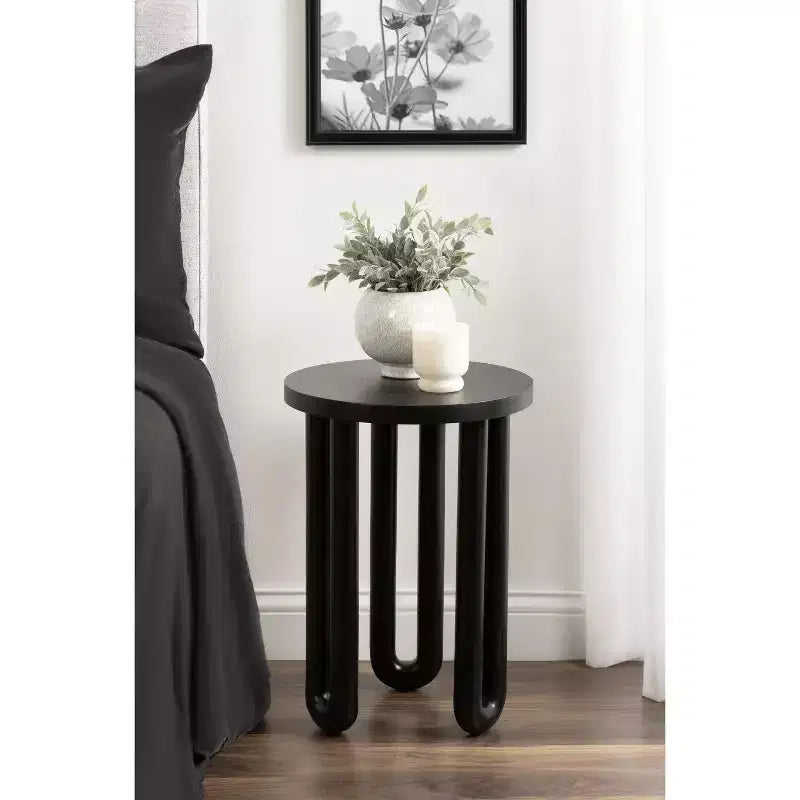 Tavolino rotondo nero/naturale in legno, gambe treppiede, 1 posto